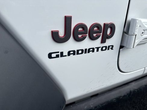 Used 2020 Jeep Gladiator Rubicon image 6