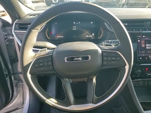 New 2025 Jeep Grand Cherokee L Altitude AWD/4WD image 13