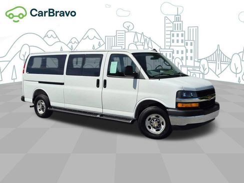 Used 2025 Chevrolet Express 3500 LT w/ LT Preferred Equipment Group RWD image 28