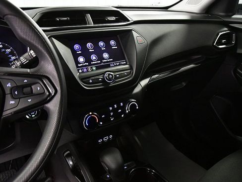 Used 2022 Chevrolet TrailBlazer LT FWD image 21