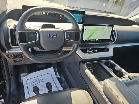 Used 2025 Ford Expedition Max Active AWD/4WD image 19