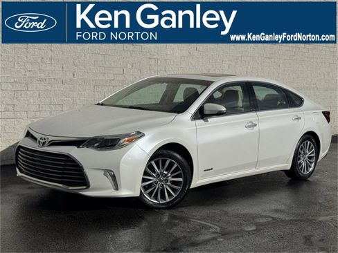 Used 2016 Toyota Avalon Limited image 1