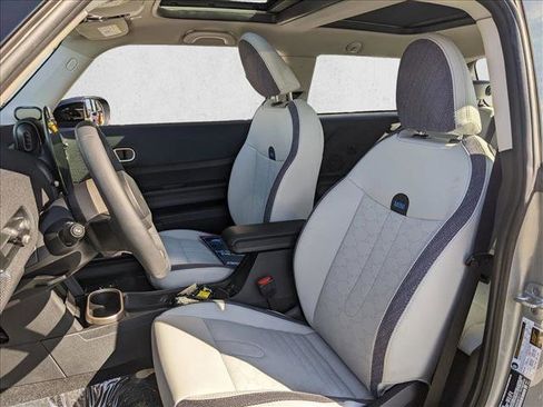 Certified 2025 MINI Cooper 2-Door Hardtop image 15