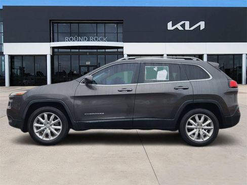Used 2016 Jeep Cherokee Limited image 4
