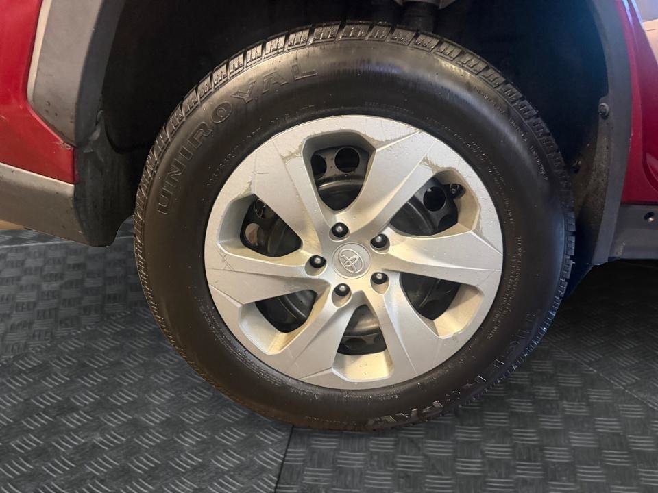 Certified 2021 Toyota RAV4 LE AWD/4WD image 27