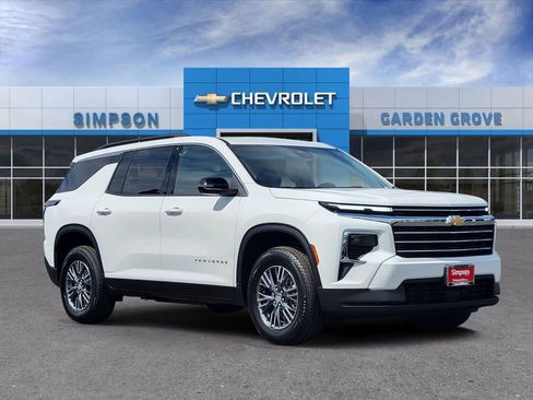 New 2026 Chevrolet Traverse LT image 1