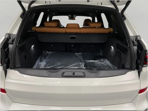 New 2026 BMW X5 M60i image 5