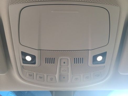 Used 2020 Lincoln Continental Reserve w/ Luxury Package image 31