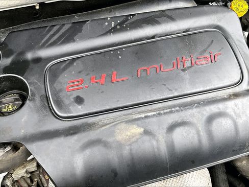 Used 2016 Jeep Renegade Limited AWD/4WD image 31