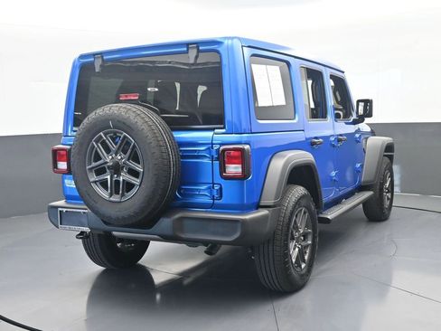 Used 2025 Jeep Wrangler Unlimited Sport AWD/4WD image 5