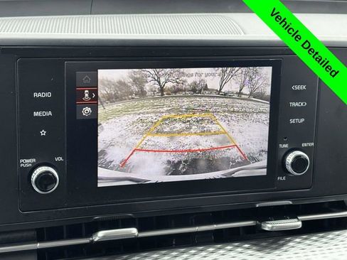 Used 2024 Kia Carnival LX image 17