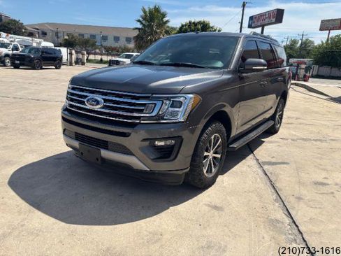 Used 2019 Ford Expedition XLT w/ Equipment Group 201A RWD image 3