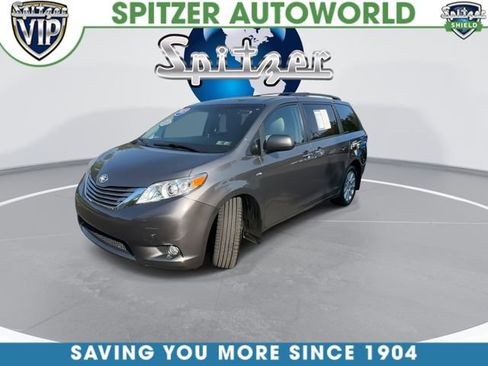 Used 2017 Toyota Sienna XLE w/ XLE Navigation Package AWD/4WD image 4