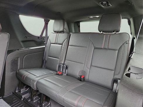 Used 2021 Chevrolet Suburban RST AWD/4WD image 10