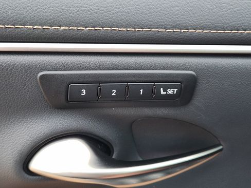 Used 2024 Lexus ES 350 w/ Premium Package FWD image 21