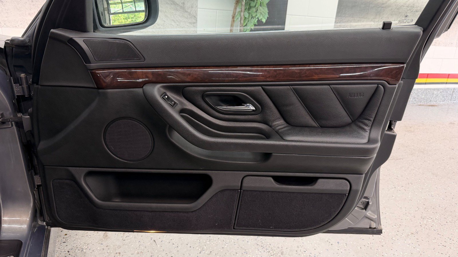 Used 2001 BMW 740iL RWD image 24