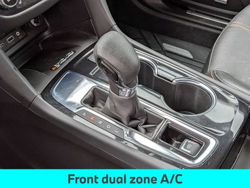 Used 2024 Chevrolet Equinox Premier FWD image 22