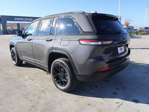 New 2025 Jeep Grand Cherokee Laredo image 23