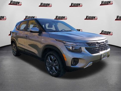 Certified 2024 Kia Seltos LX image 3