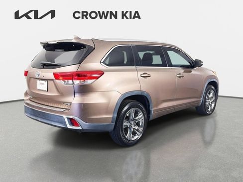 Used 2019 Toyota Highlander Limited Platinum FWD image 5