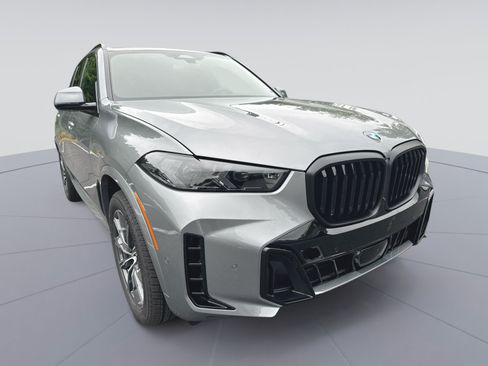 New 2026 BMW X5 xDrive40i w/ M Sport Package AWD/4WD image 3
