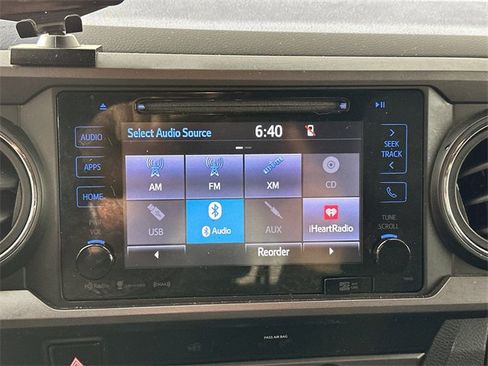 Used 2019 Toyota Tacoma TRD Off-Road image 11