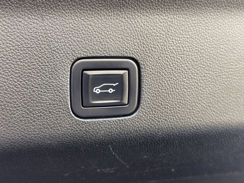 Used 2022 Chevrolet Tahoe RST w/ Luxury Package image 33