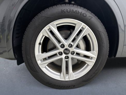 Used 2024 Audi Q5 e Premium w/ Convenience Package image 20