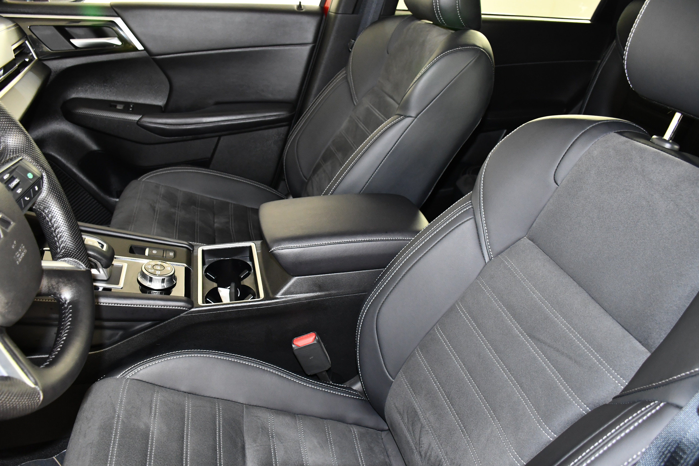 Used 2025 Mitsubishi Outlander SE AWD/4WD image 35