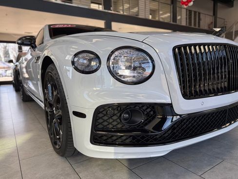 Used 2023 Bentley Flying Spur Plug-In Hybrid image 17