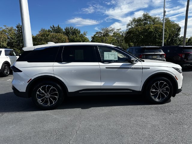 Certified 2024 Lincoln Nautilus Premier AWD/4WD image 4