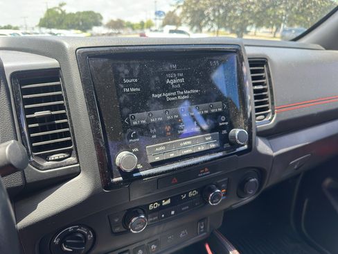 Used 2022 Nissan Frontier PRO-4X AWD/4WD image 25