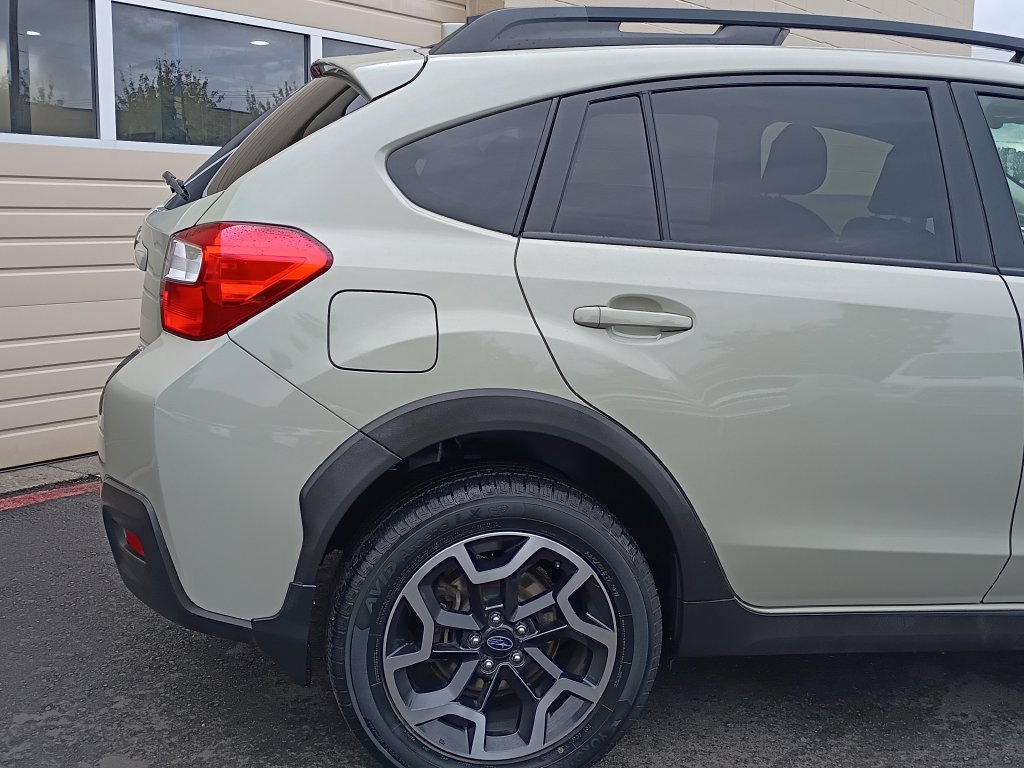 Used 2017 Subaru Crosstrek 2.0i Limited w/ Popular Package #2 AWD/4WD image 4