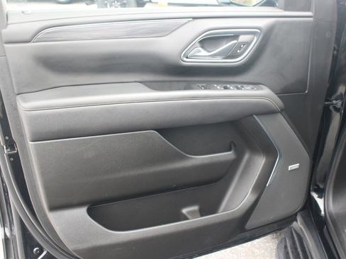 Used 2023 GMC Yukon SLT w/ SLT Premium Package image 15