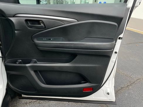 Certified 2023 Honda Passport EX-L image 30