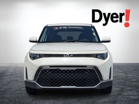 Certified 2025 Kia Soul LX w/ LX Technology Package FWD image 9