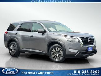 Used 2022 Nissan Pathfinder S video 1