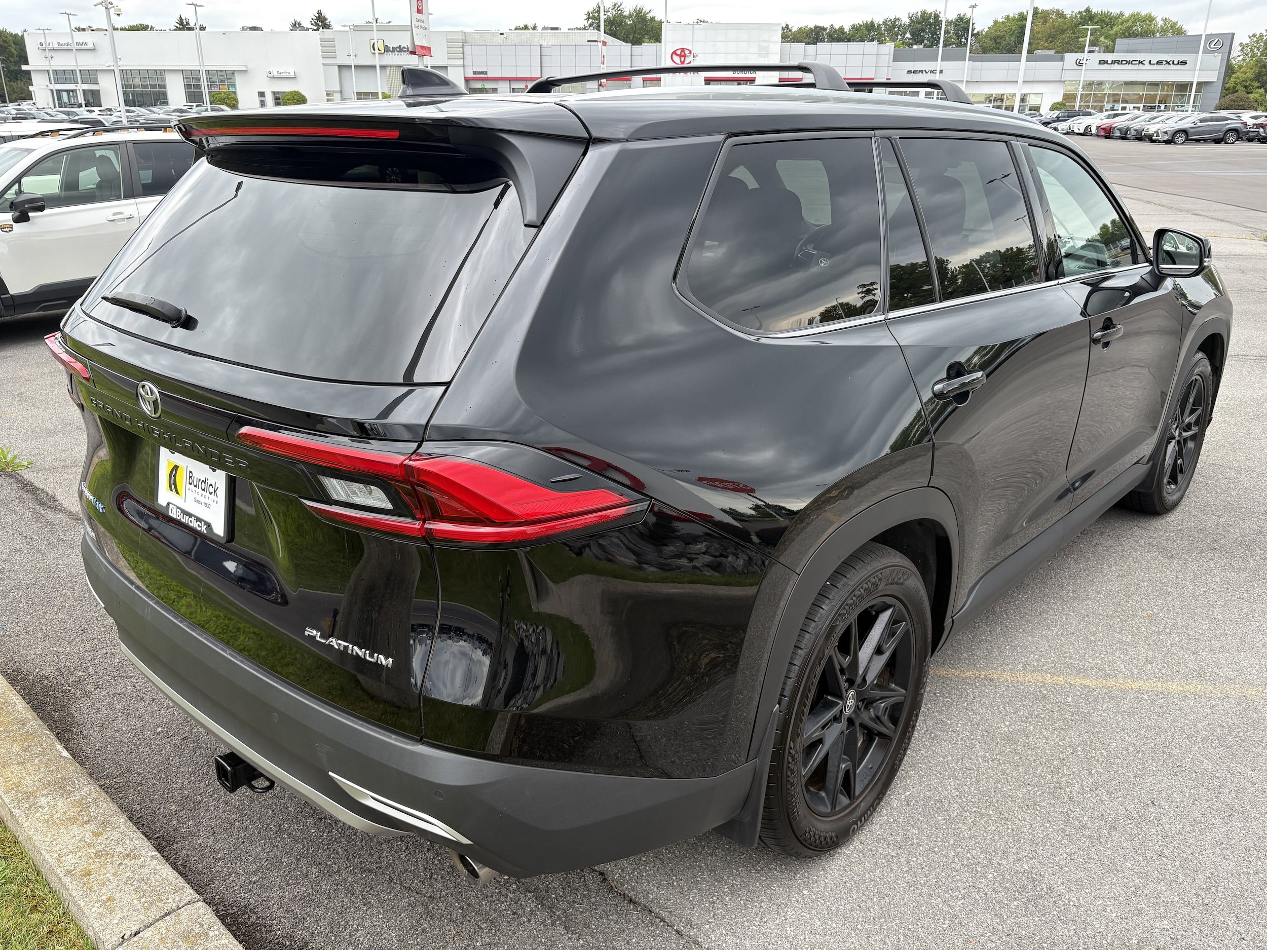 Used 2024 Toyota Grand Highlander AWD Hybrid image 6