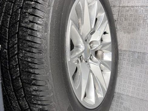 Used 2021 Chevrolet Suburban Premier w/ Premium Package image 18