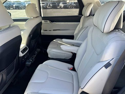 Used 2023 Hyundai Palisade Calligraphy image 29