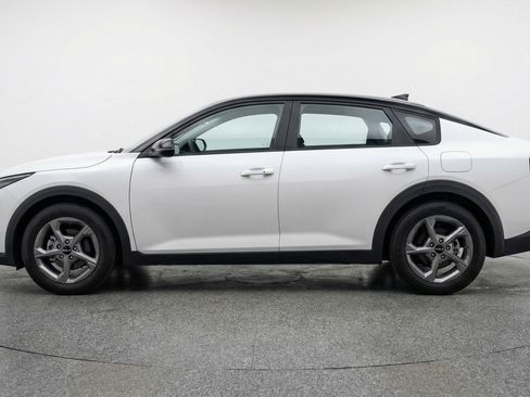 Used 2025 Kia K4 LXS image 5