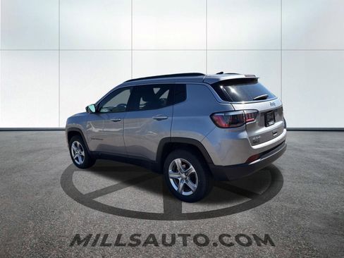 Used 2024 Jeep Compass Latitude AWD/4WD image 10