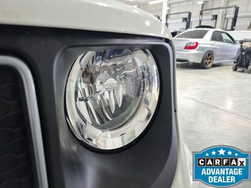 Used 2023 Jeep Renegade Latitude AWD/4WD image 13
