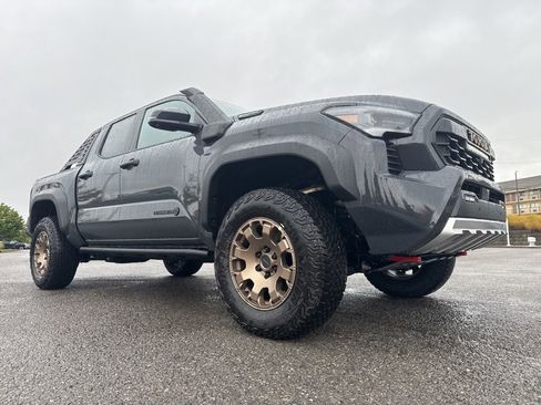 New 2025 Toyota Tacoma Trailhunter image 2