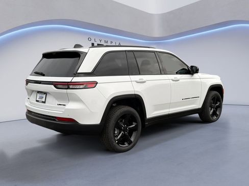 New 2025 Jeep Grand Cherokee Limited w/ Luxury Tech Group II image 6