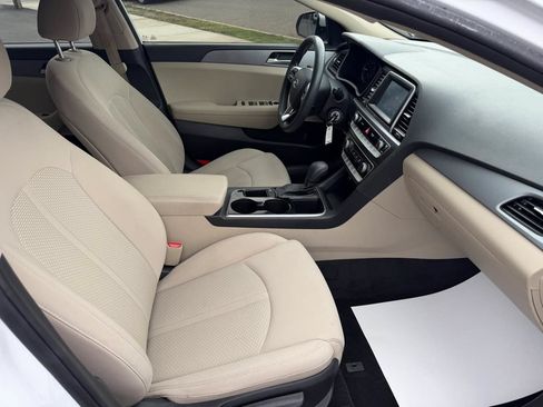 Used 2018 Hyundai Sonata SE FWD image 18