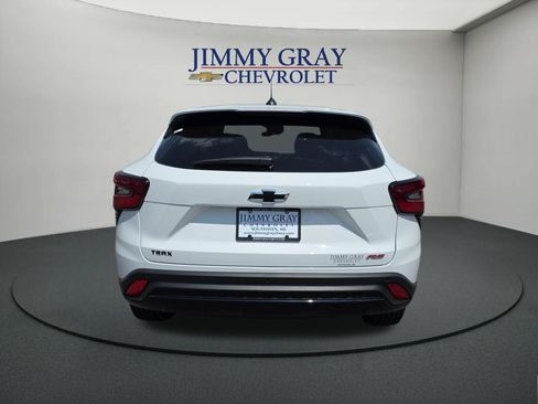 New 2026 Chevrolet Trax RS w/ Driver Confidence Package FWD image 4