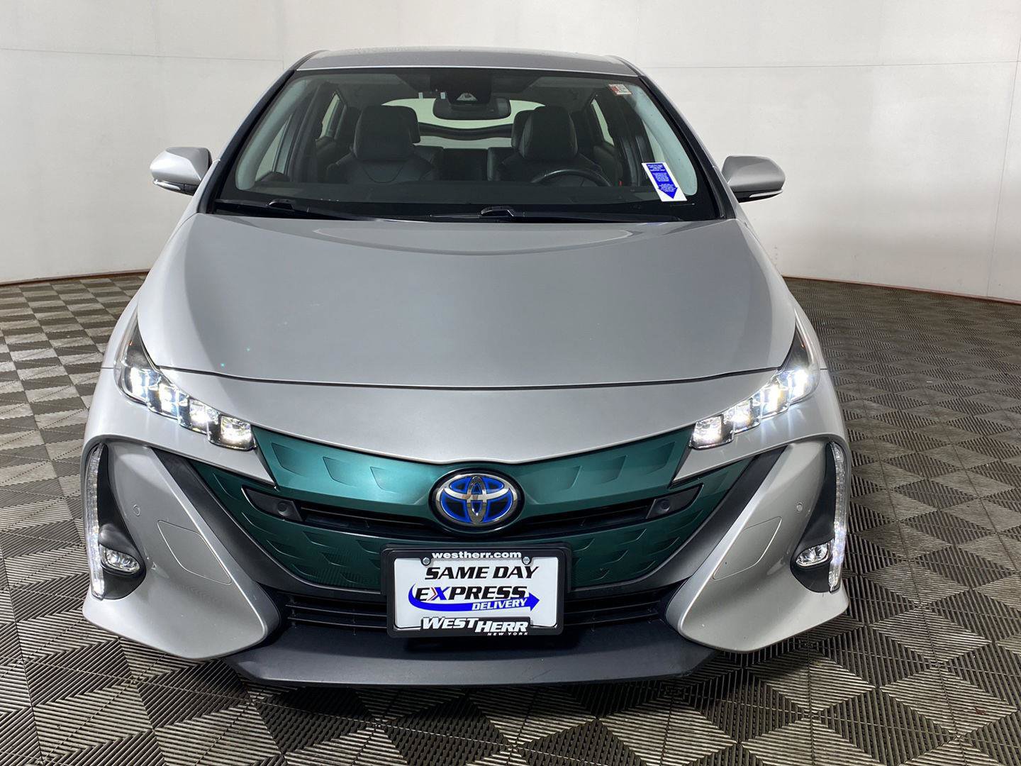 Used 2017 Toyota Prius Prime Advanced FWD image 8