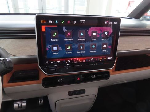 New 2025 Volkswagen ID. Buzz 1st Edition AWD/4WD image 6