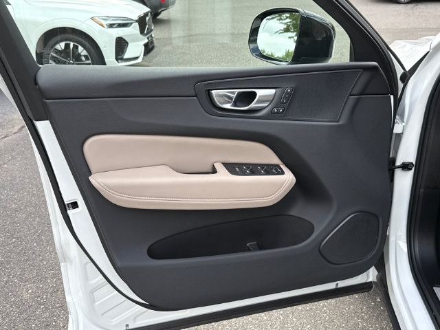 Certified 2026 Volvo XC60 B5 Plus AWD/4WD image 9